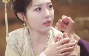 短剧《娘娘今天也不想加班（69集）》爆款短剧免费全集看