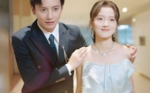 短剧《震惊，闪婚年下总裁竟是首富大佬（82集）》短剧全集免费随心赏