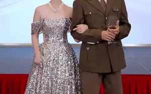 短剧《父亲婚礼女儿打假后妈（70集）》高清短剧全集免费赏