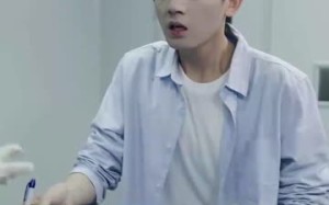 短剧《刚被分手，校花产房叫我签字（25集）》新锐短剧免费全集直看