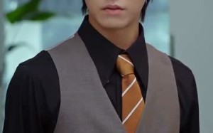 短剧《穿剧中我替窝囊女主战翻全场（30集）》短剧免费全集在线赏玩