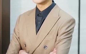 短剧《闪婚后她带萌娃惊艳全球（74集）》热门短剧免费畅看全集