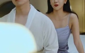 短剧《她引神明坠落（100集）》短剧全集免费在线赏