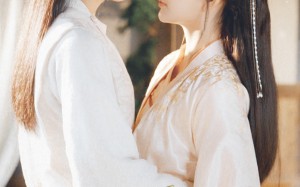 短剧《开局婢女靠演唱会权倾朝野（75集）》短剧免费畅享全集资源