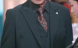 短剧《霸道医仙：从扯下女神玉佩开始（82集）》热门短剧免费在线畅享