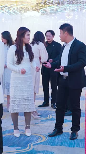 闪婚蔷薇(106集) 闪婚蔷薇(106集)热播短剧重燃