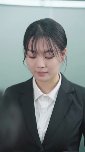 难以自控的爱情(64集) 难以自控的爱情(64集)红果短剧看全集