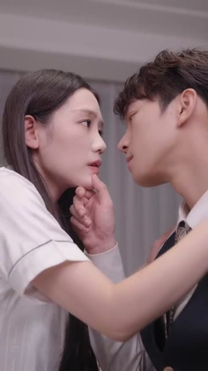 厌女男神赖上我(67集) 厌女男神赖上我(67集)超爽短剧推荐