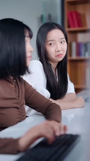 去父留子后大佬他发疯急红眼(100集) 去父留子后大佬他发疯急红眼(100集)UC网盘在线看