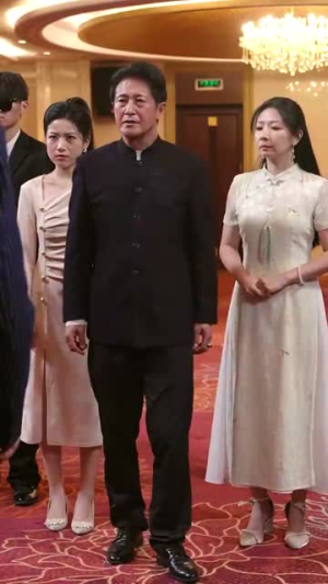 龙腾四海(62集) 龙腾四海(62集)男主角是谁