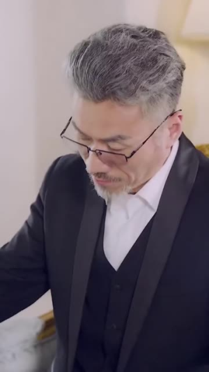 欧秘书对我下手了(24集) 欧秘书对我下手了(24集)战神短剧推荐