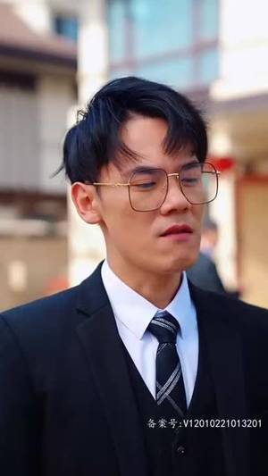 28.系统提示您的钱已到账(100集) 28.系统提示您的钱已到账(100集)古装热门短剧