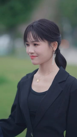 穿成了团宠文里的假千金(50集) 穿成了团宠文里的假千金(50集)精彩好看短剧