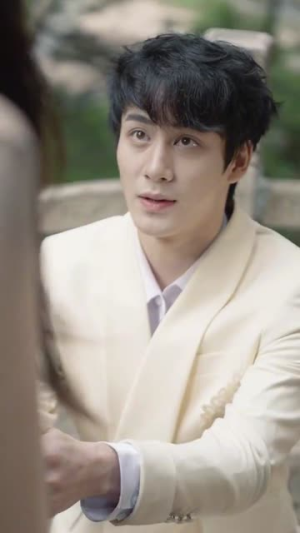 暮光落云川(42集) 暮光落云川(42集)最火爆的短剧