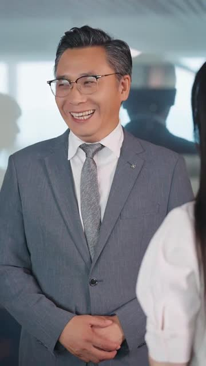 闪婚后,发现萌娃奶爸是大佬(70集) 闪婚后,发现萌娃奶爸是大佬(70集)网络小短剧