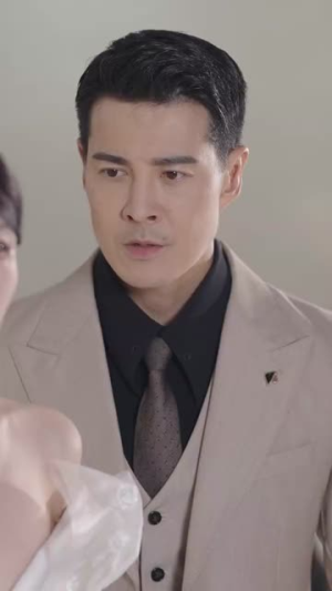 人到五十闪婚霸总(68集) 人到五十闪婚霸总(68集)常回家看看短剧