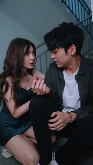 贴身保安(32集) 贴身保安(32集)精彩短剧片段