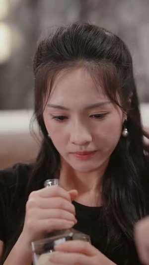 玫瑰继承人(81集) 玫瑰继承人(81集) 短剧更新抢先看