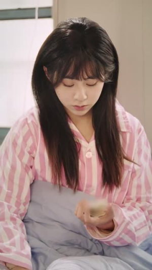 穿成炮灰原配,我惊艳家属院(95集) 穿成炮灰原配,我惊艳家属院(95集) 最火短剧热播