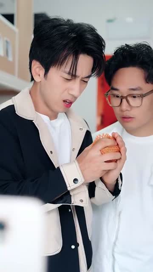 直播:开局一句话气哭校花(83集) 直播:开局一句话气哭校花(83集)热门短剧抢先看