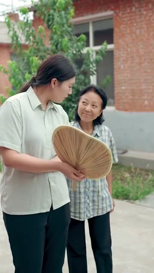 穿书1975炮灰女配不干了(80集) 穿书1975炮灰女配不干了(80集)热门短剧在线看