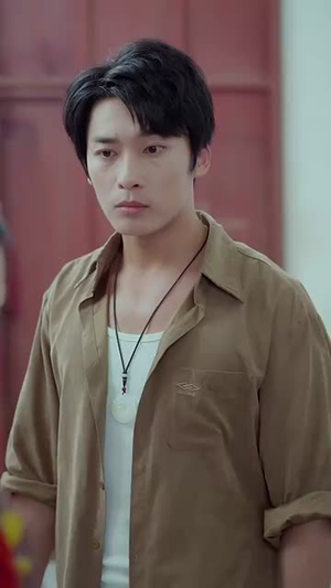 一颗黄金梨救了全村人(88集) 一颗黄金梨救了全村人(88集)热门短剧又来了