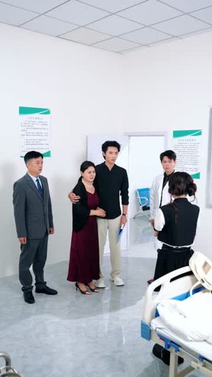 寿命只剩一天，还不发疯等什么呢 (70集) 全网独播免费看